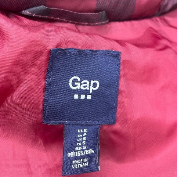 Gap Buffalo Plaid Puffer Vest - Picture 5 of 6